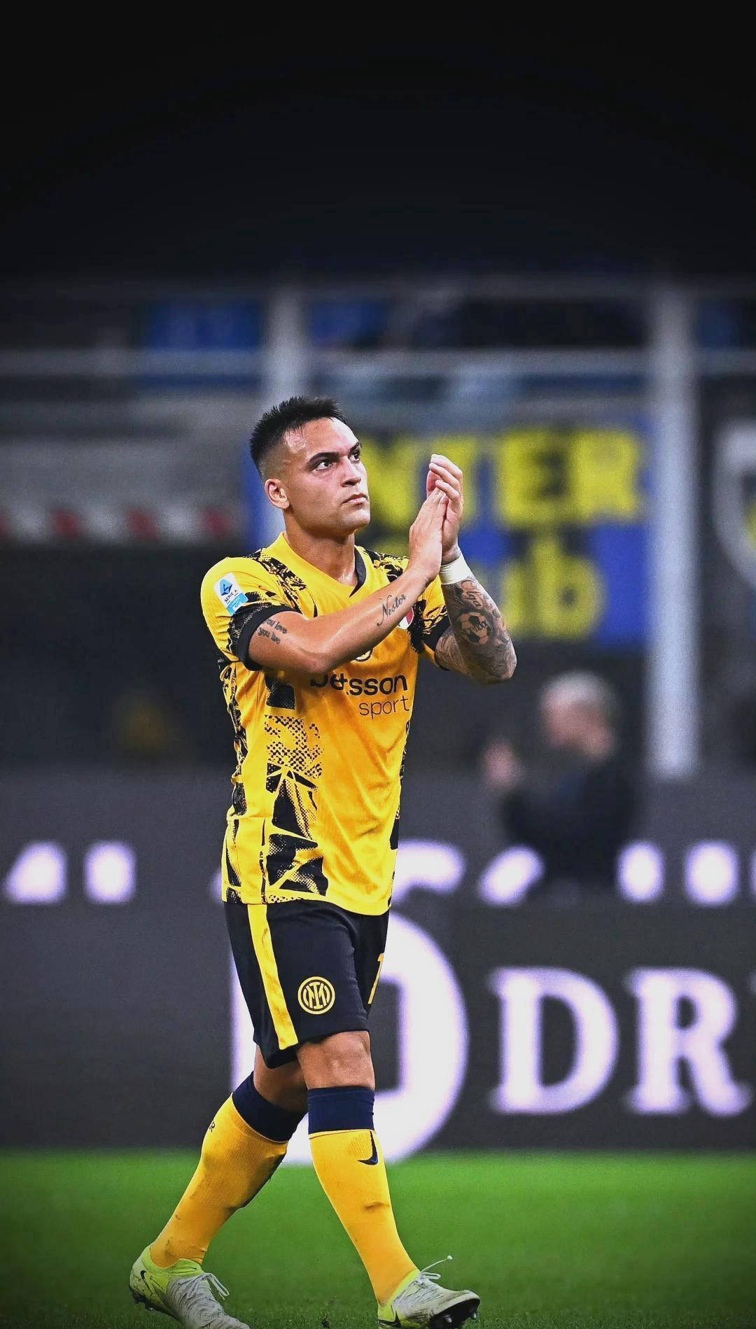 再見 國際米蘭！ “大核”正式宣布其離開！意大利國際中場(chǎng)+才華橫溢的射手